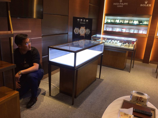 玻璃展柜的普遍定價是多少呢？